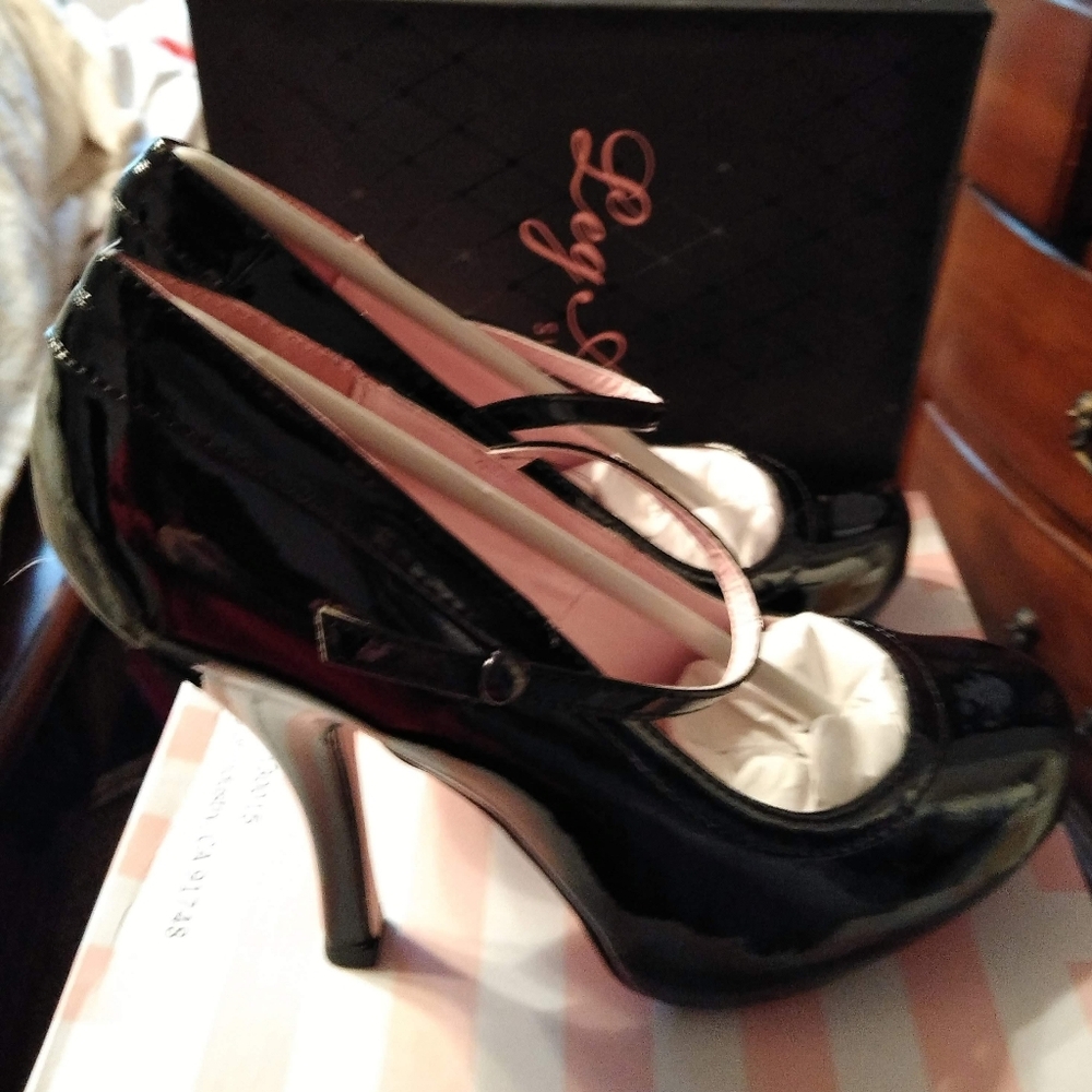 New In Box Women's Size 8 Leg Avenue Black Patent 5004 Babydoll 4" Heels - Picture 7 of 10